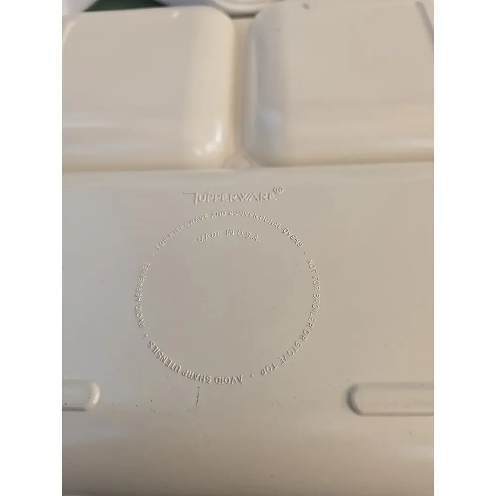 TUPPERWARE ULTRA 21 DIVIDED DISH 9